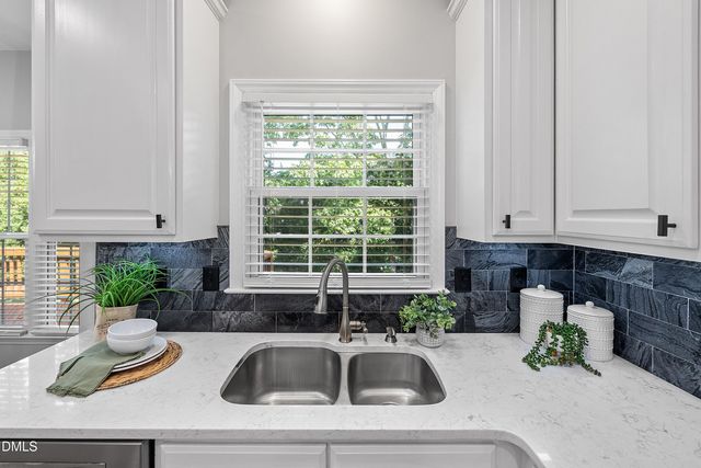 922 Haywards Heath Lane, Apex, NC 27502