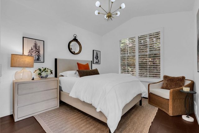 180 Caldecott 314, Oakland, CA 94618