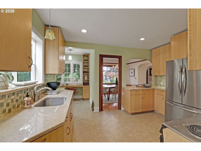 2847 Ne 31ST Ave, Portland, OR 97212