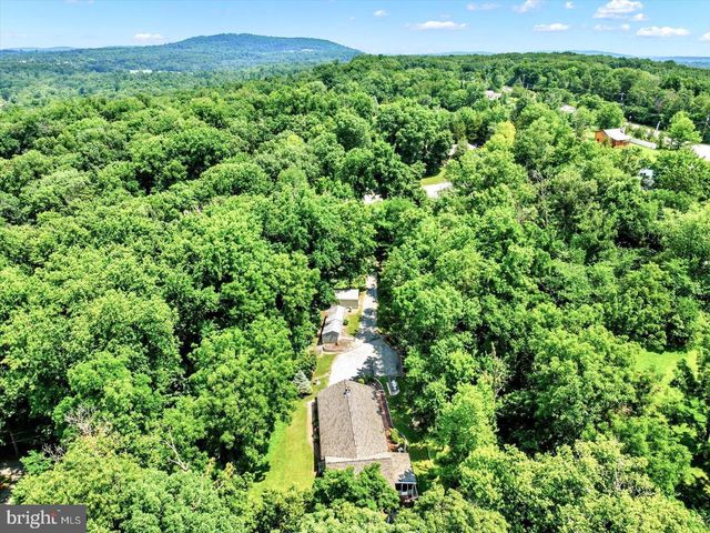 30 LAKEVIEW CT, Wellsville, PA 17365