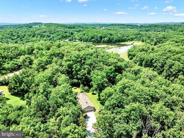30 LAKEVIEW CT, Wellsville, PA 17365