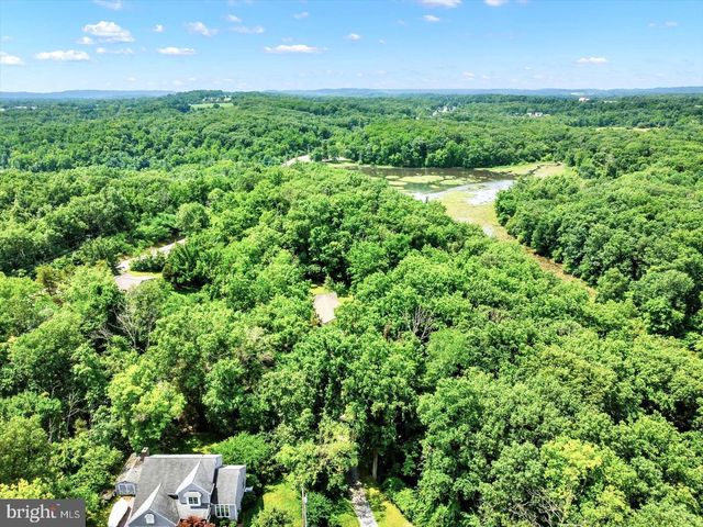 30 LAKEVIEW CT, Wellsville, PA 17365