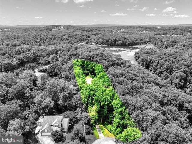 30 LAKEVIEW CT, Wellsville, PA 17365