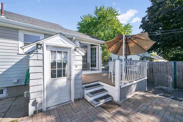 9 Fosters Ln, Wakefield, MA 01880