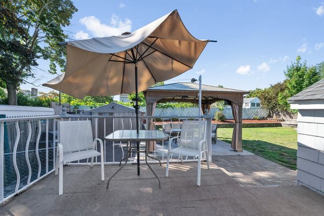 9 Fosters Ln, Wakefield, MA 01880
