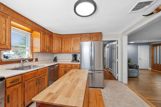 9 Fosters Ln, Wakefield, MA 01880