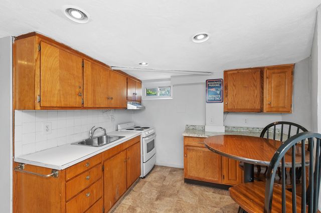 9 Fosters Ln, Wakefield, MA 01880