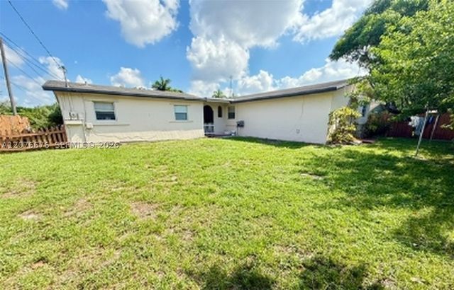 4088 SW 51st St C, Dania Beach, FL 33314