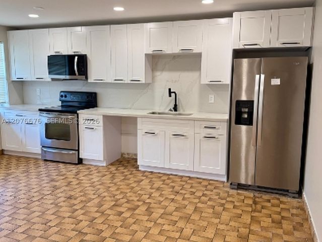 4088 SW 51st St C, Dania Beach, FL 33314