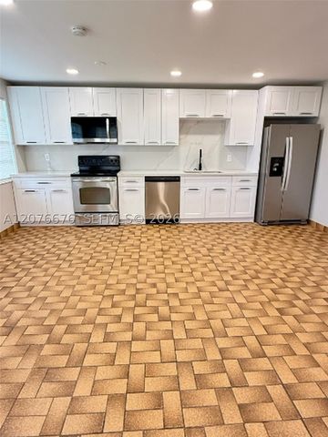 4088 SW 51st St C, Dania Beach, FL 33314