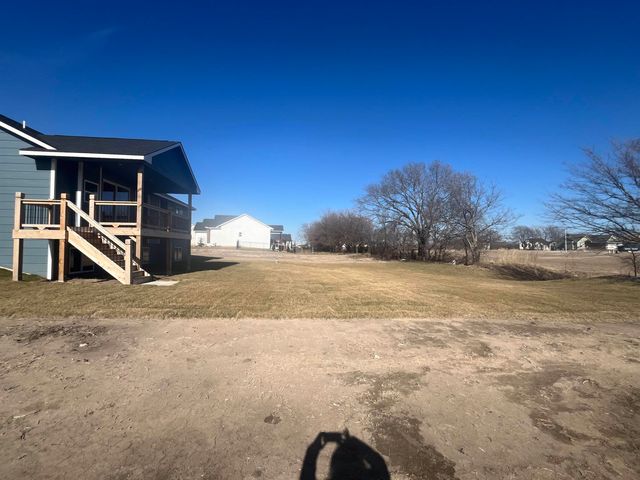 8424 Pebble St, Maize, KS 67101