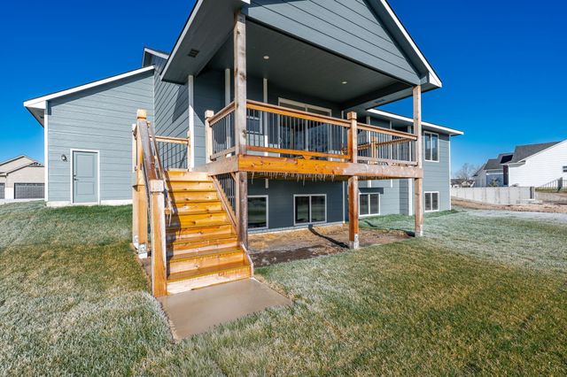 8424 Pebble St, Maize, KS 67101