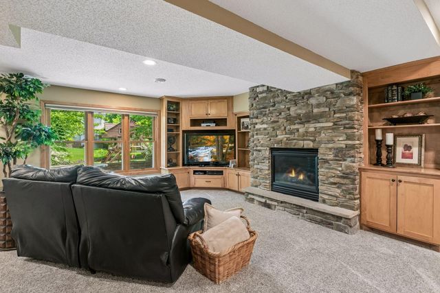 9176 Tewsbury Gate N, Maple Grove, MN 55311