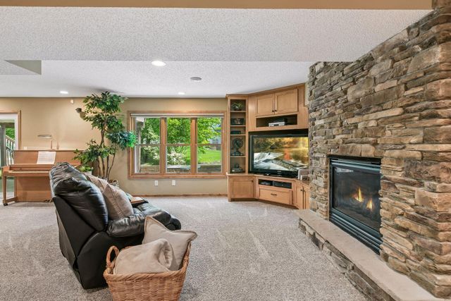 9176 Tewsbury Gate N, Maple Grove, MN 55311