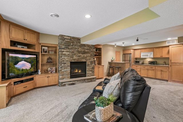 9176 Tewsbury Gate N, Maple Grove, MN 55311