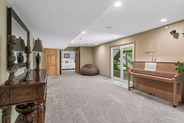 9176 Tewsbury Gate N, Maple Grove, MN 55311