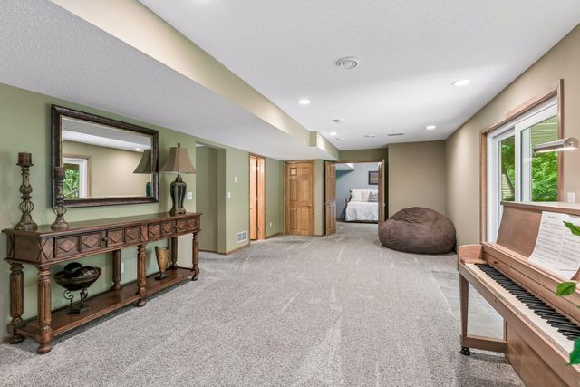 9176 Tewsbury Gate N, Maple Grove, MN 55311