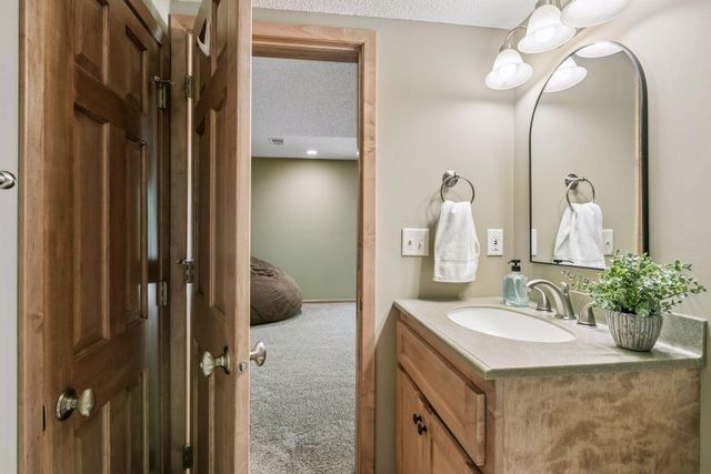 9176 Tewsbury Gate N, Maple Grove, MN 55311