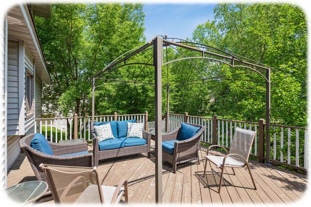 9176 Tewsbury Gate N, Maple Grove, MN 55311