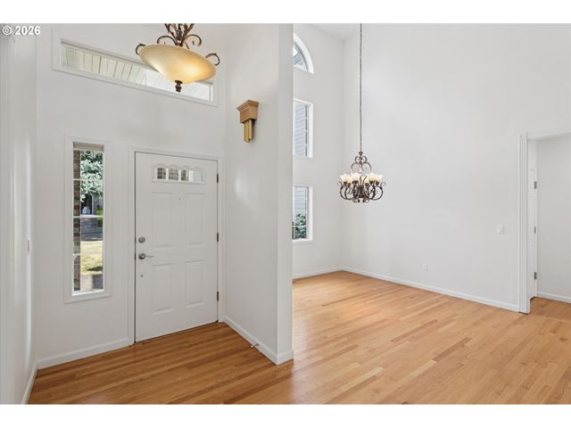 5904 BAY POINT Dr, Lake Oswego, OR 97035