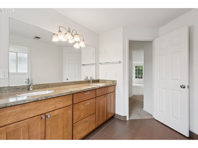 5904 BAY POINT Dr, Lake Oswego, OR 97035