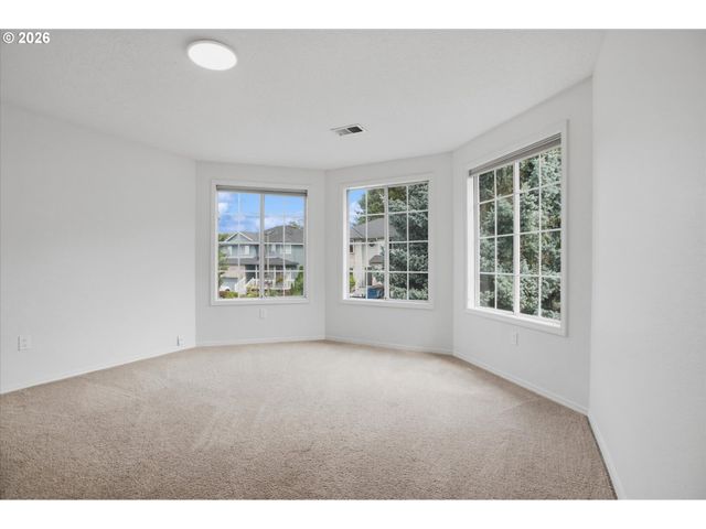 5904 BAY POINT Dr, Lake Oswego, OR 97035