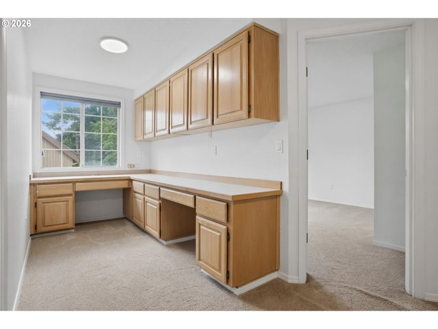 5904 BAY POINT Dr, Lake Oswego, OR 97035