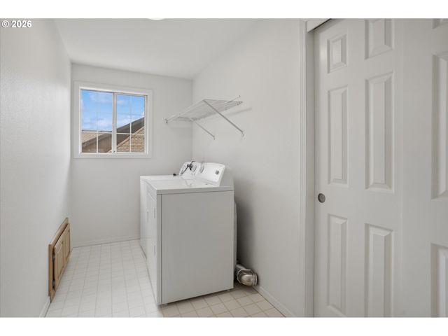 5904 BAY POINT Dr, Lake Oswego, OR 97035