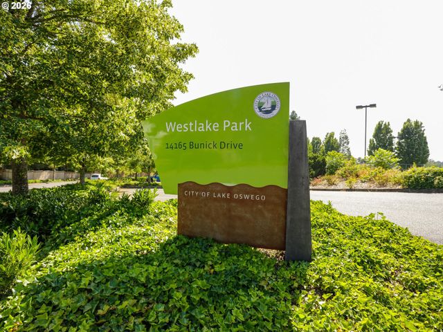 5904 BAY POINT Dr, Lake Oswego, OR 97035