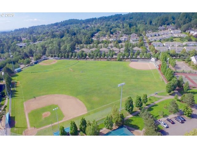 5904 BAY POINT Dr, Lake Oswego, OR 97035