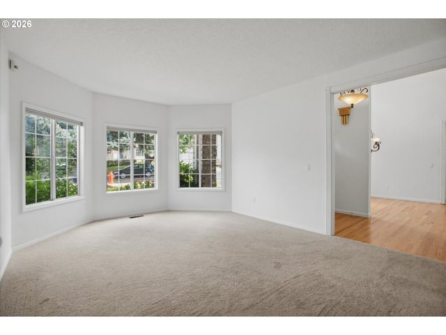 5904 BAY POINT Dr, Lake Oswego, OR 97035