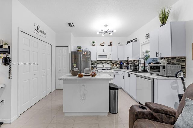 1687 SE 30th Street, Homestead, FL 33035