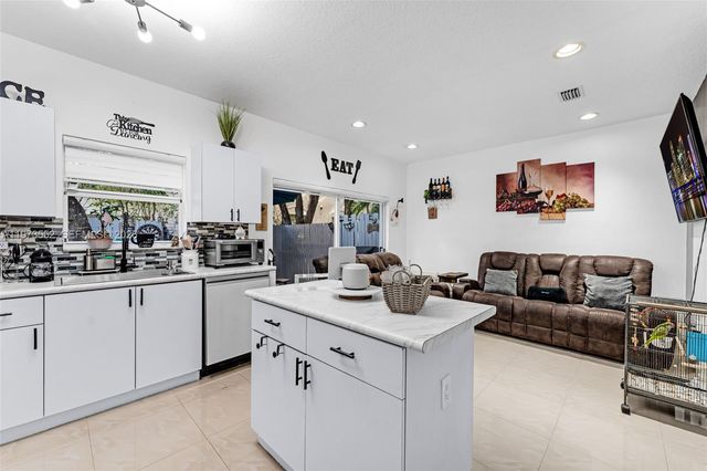 1687 SE 30th Street, Homestead, FL 33035