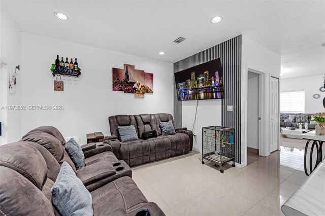 1687 SE 30th Street, Homestead, FL 33035
