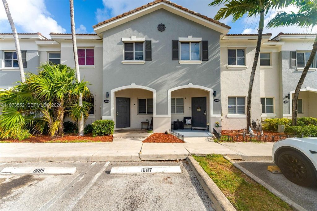 1687 SE 30th Street, Homestead, FL 33035