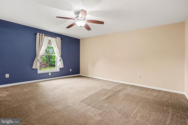 17 CARDINAL DR, Carlisle, PA 17015