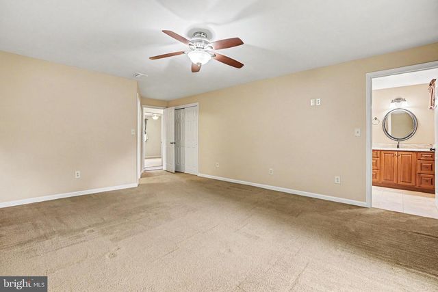 17 CARDINAL DR, Carlisle, PA 17015