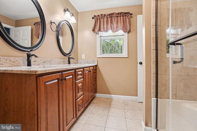 17 CARDINAL DR, Carlisle, PA 17015