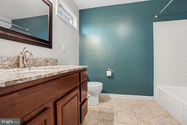 17 CARDINAL DR, Carlisle, PA 17015