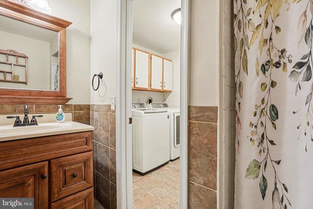 17 CARDINAL DR, Carlisle, PA 17015