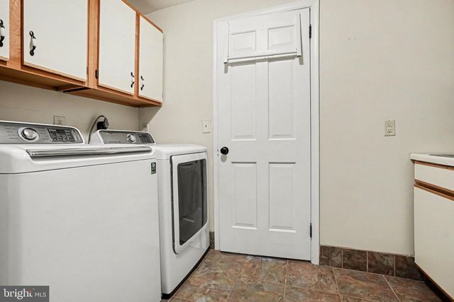 17 CARDINAL DR, Carlisle, PA 17015