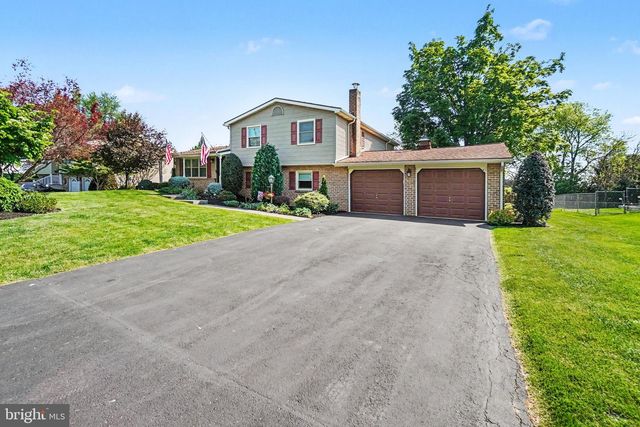 17 CARDINAL DR, Carlisle, PA 17015