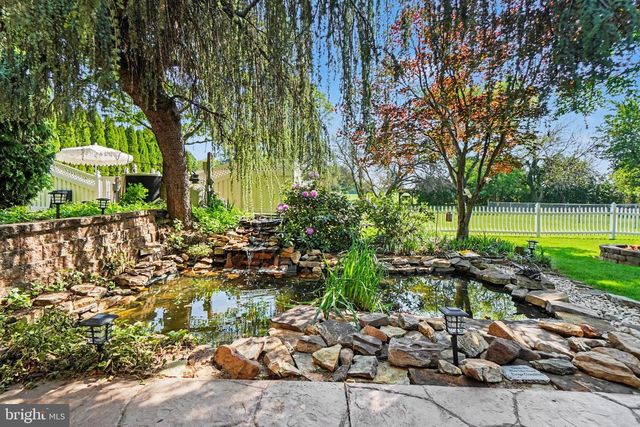 17 CARDINAL DR, Carlisle, PA 17015