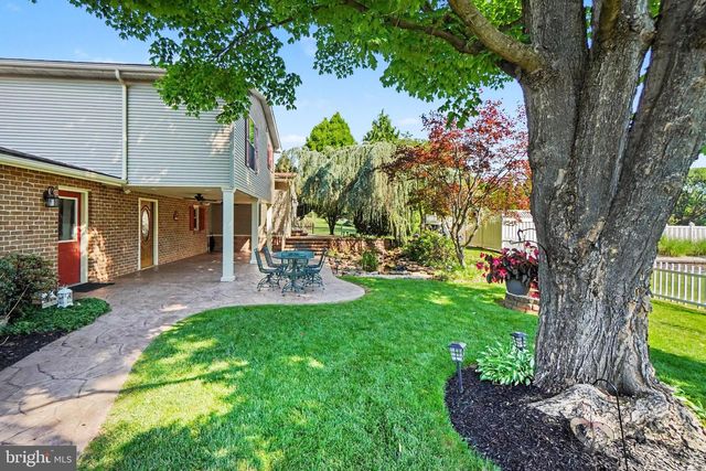 17 CARDINAL DR, Carlisle, PA 17015