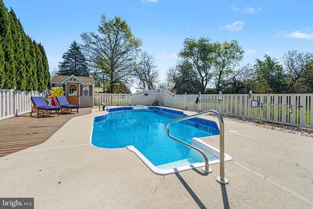 17 CARDINAL DR, Carlisle, PA 17015
