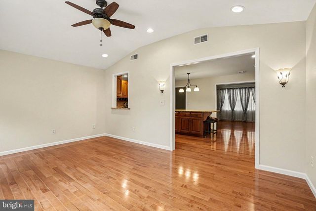 17 CARDINAL DR, Carlisle, PA 17015