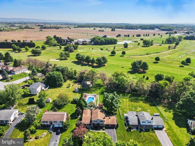 17 CARDINAL DR, Carlisle, PA 17015