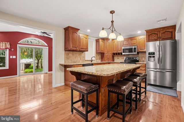 17 CARDINAL DR, Carlisle, PA 17015