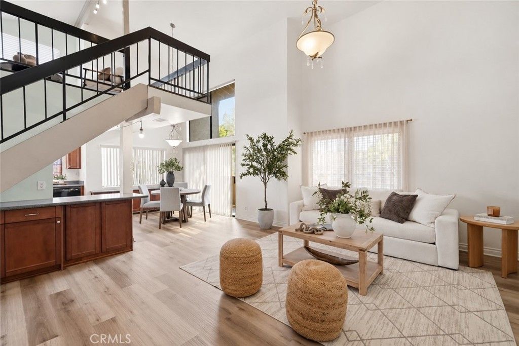 18433 Hatteras 507, Tarzana, CA 91356 — exterior