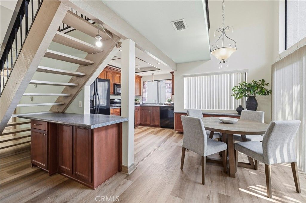 18433 Hatteras 507, Tarzana, CA 91356 — photo 5